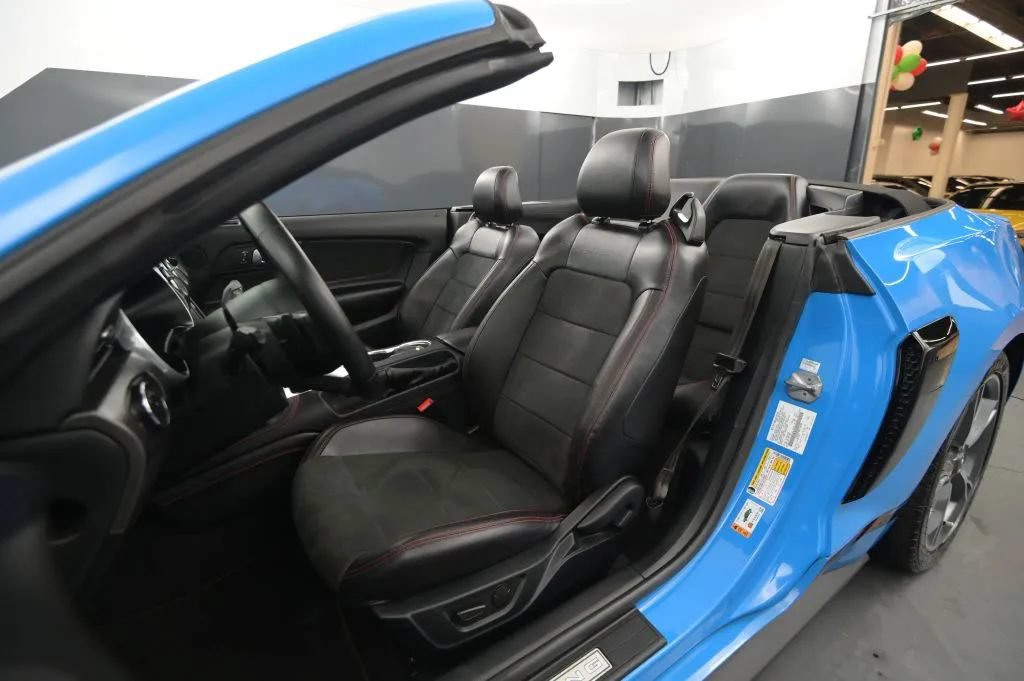 Used 2022 Ford Mustang GT Premium w/ Equipment Group 401A RWD image 40