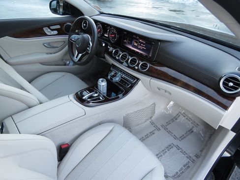 Used 2020 Mercedes-Benz E 350 4MATIC Sedan image 14