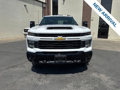 Used 2025 Chevrolet Silverado 2500 Custom w/ Custom Value Package AWD/4WD image 2
