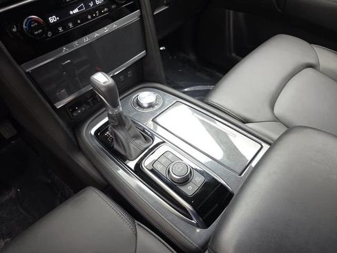 Used 2024 Nissan Armada SV AWD/4WD image 25