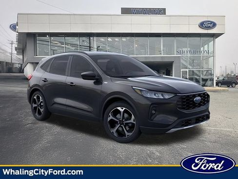 Certified 2025 Ford Escape ST-Line Select w/ Tech Pack #2 AWD/4WD image 1