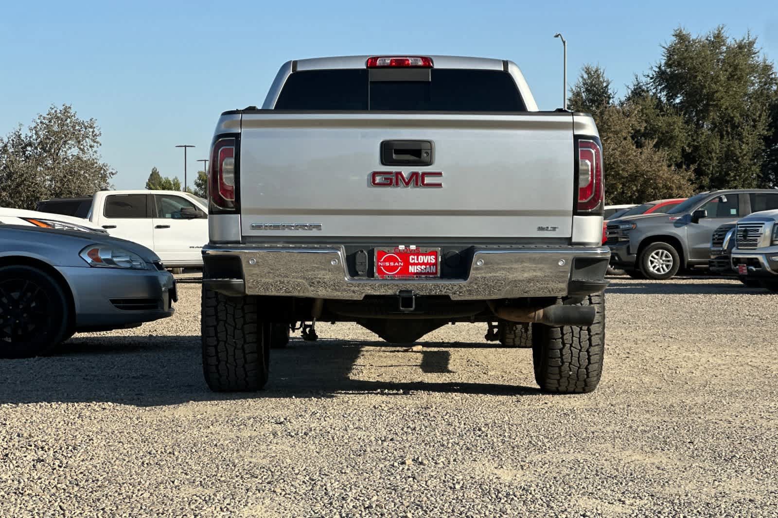 Used 2018 GMC Sierra 1500 SLT w/ SLT Premium Package AWD/4WD image 8