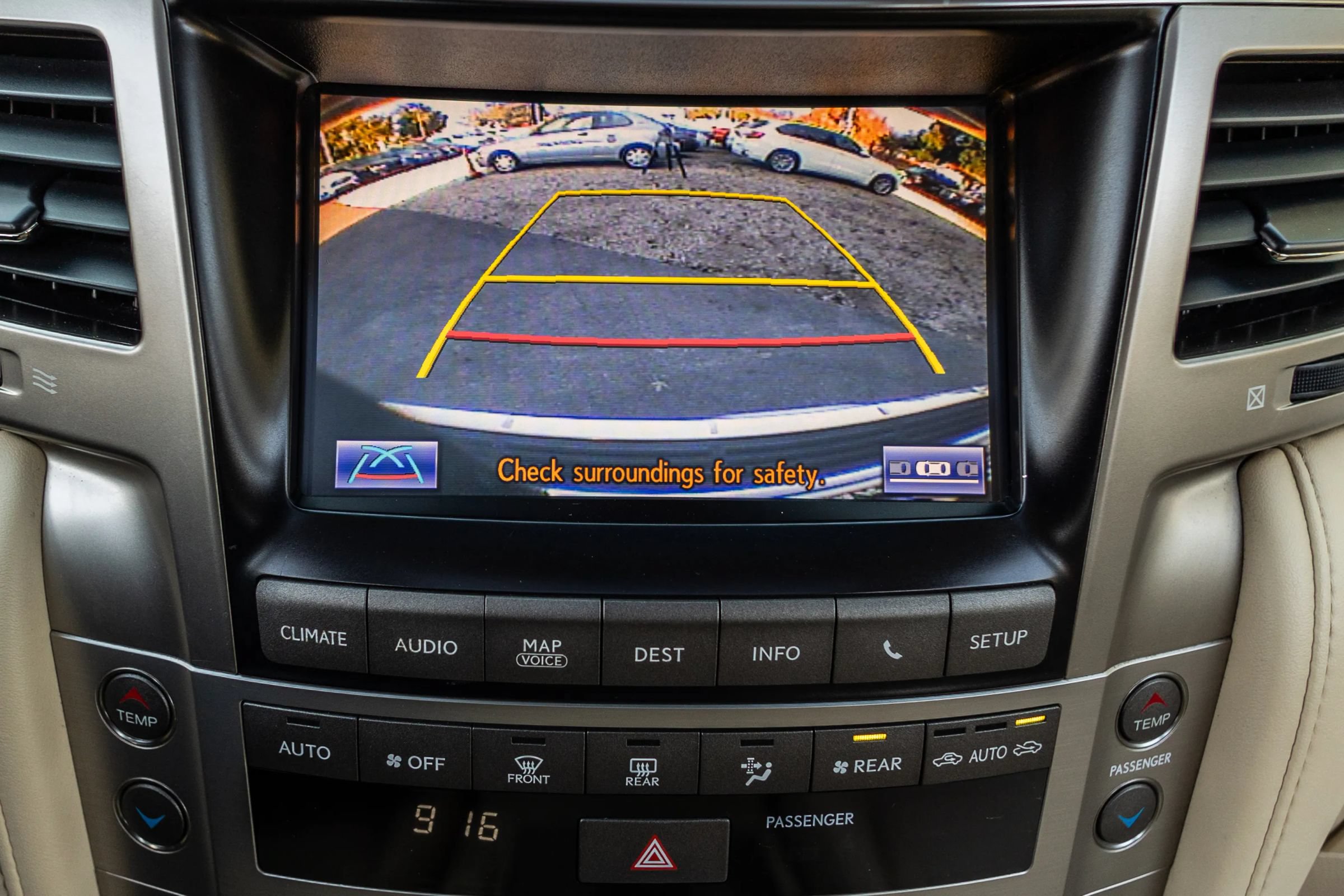 Used 2013 Lexus LX 570 4WD image 20
