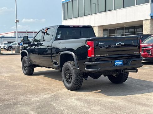 New 2026 Chevrolet Silverado 2500 ZR2 AWD/4WD image 15