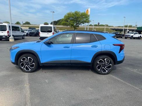 Used 2024 Chevrolet Trax RS FWD image 4