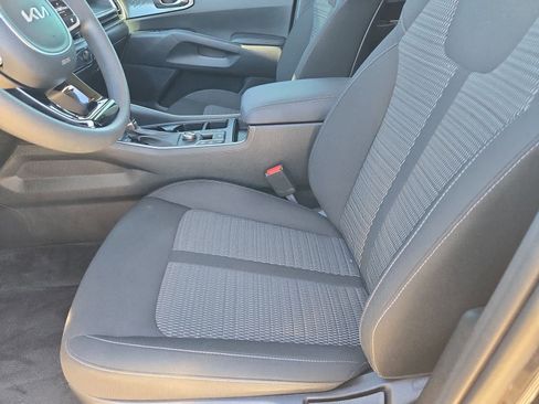 Certified 2025 Kia Sorento LX image 15