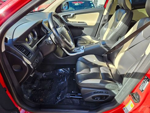 Used 2012 Volvo XC60 T6 R-Design Platinum image 18