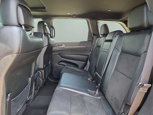 Used 2022 Jeep Grand Cherokee Laredo X AWD/4WD image 10