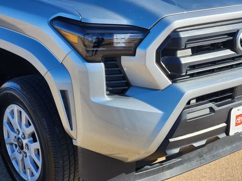 Used 2024 Toyota Tacoma SR image 11