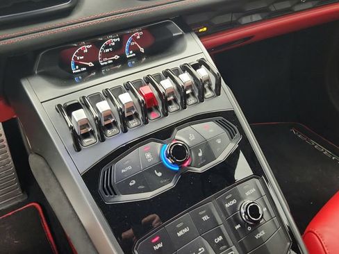 Used 2018 Lamborghini Huracan LP 580-2 RWD image 38