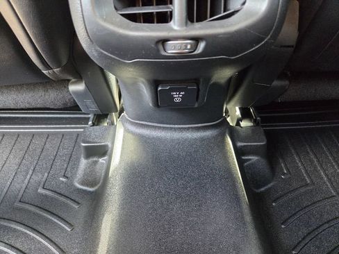 Used 2014 Jeep Cherokee Limited w/ Luxury Group AWD/4WD image 17