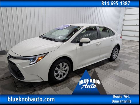 Used 2025 Toyota Corolla LE image 1