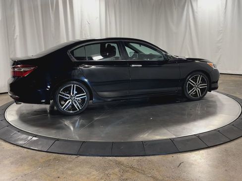 Certified 2017 Honda Accord Sport Special Edition image 2