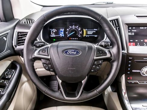 Used 2019 Ford Edge Titanium FWD image 21