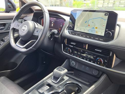 Used 2021 Nissan Rogue Platinum AWD/4WD image 7