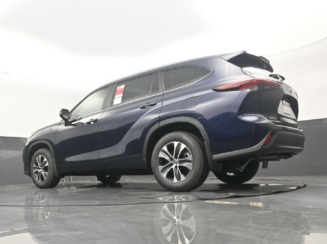 Used 2025 Toyota Highlander XLE FWD image 26