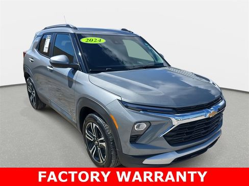 Used 2024 Chevrolet TrailBlazer LT w/ LT Cold Weather Package image 3