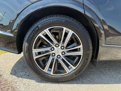 Certified 2024 Cadillac Lyriq Luxury AWD/4WD image 16
