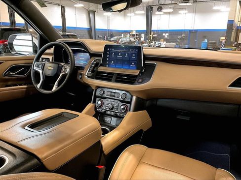 Used 2023 Chevrolet Tahoe Premier w/ Premium Package 2 AWD/4WD image 14