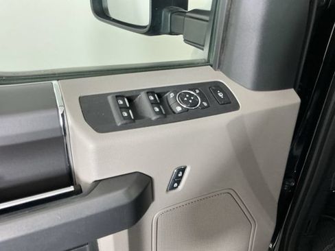Used 2017 Ford F350 XLT w/ XLT Premium Package AWD/4WD image 13
