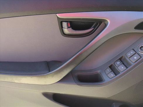 Used 2011 Hyundai Elantra GLS FWD image 8