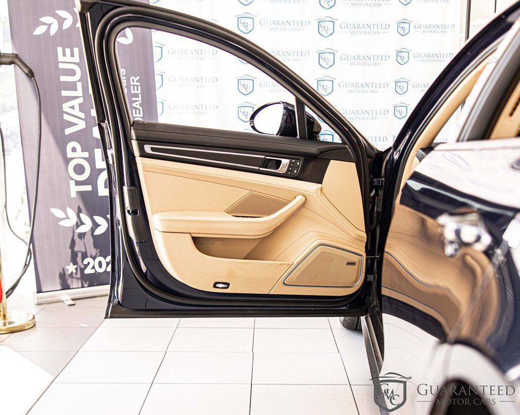 Used 2023 Porsche Panamera 4 Platinum Edition w/ Assistance Package AWD/4WD image 31