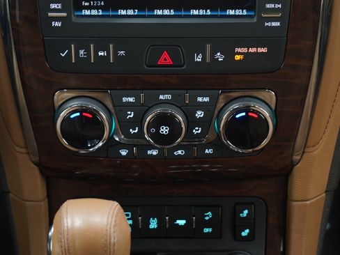 Used 2016 Buick Enclave Leather w/ Trailering Package image 18