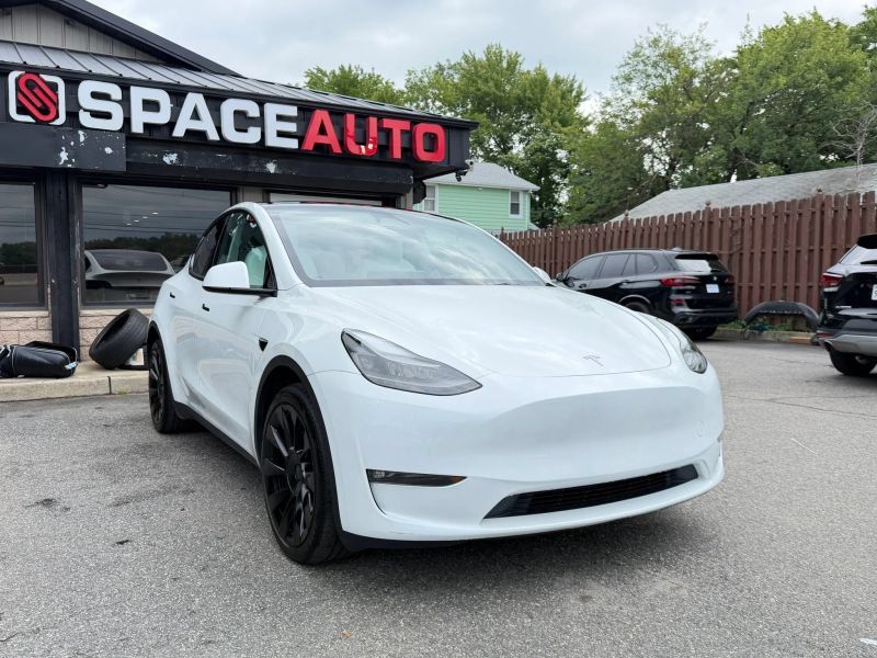 Used 2023 Tesla Model Y Long Range AWD/4WD image 4