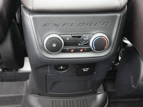 Certified 2025 Ford Explorer Platinum w/ Ultimate Package AWD/4WD image 24