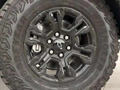 New 2026 Chevrolet Silverado 1500 ZR2 image 9