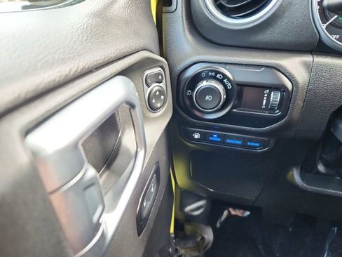 Used 2023 Jeep Wrangler Unlimited Sahara w/ Cold Weather Group AWD/4WD image 40