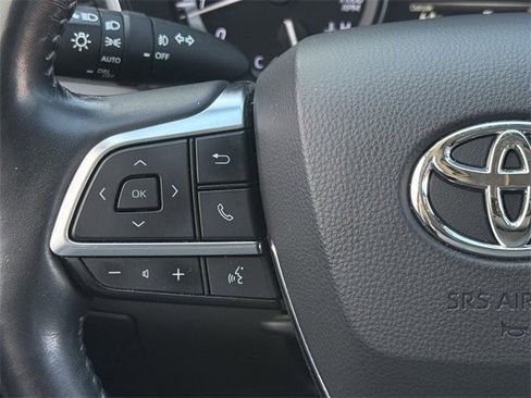 Used 2021 Toyota Highlander Limited image 13