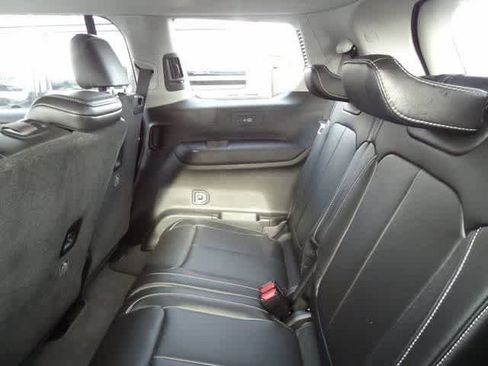 Used 2023 Jeep Grand Cherokee L Limited image 12