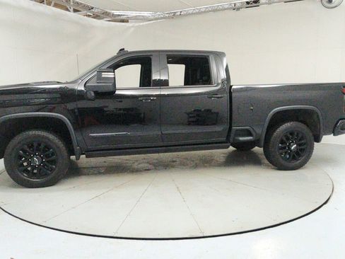 Used 2025 Chevrolet Silverado 2500 High Country w/ Midnight Edition AWD/4WD image 2