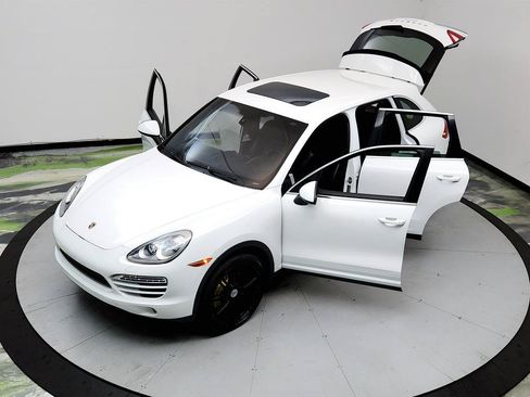 Used 2013 Porsche Cayenne Diesel AWD/4WD image 36