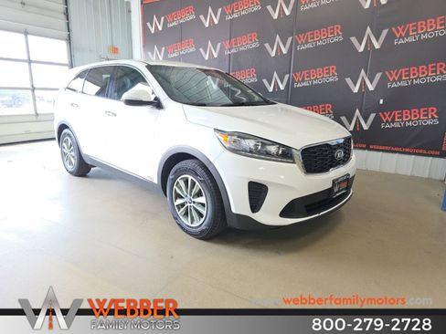Used 2019 Kia Sorento AWD V6 image 1
