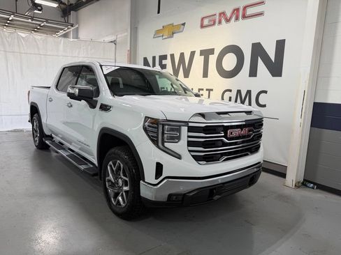 New 2026 GMC Sierra 1500 SLT w/ SLT Premium Package AWD/4WD image 2
