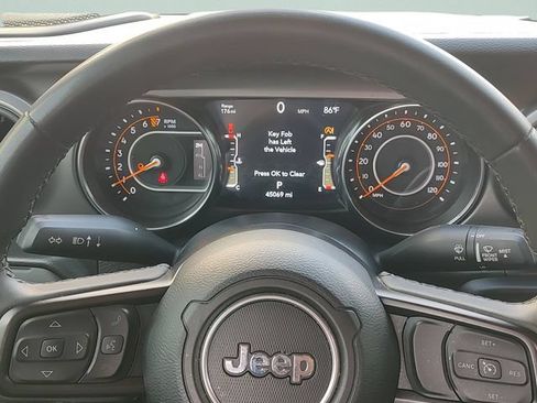 Used 2023 Jeep Gladiator Sport AWD/4WD image 12