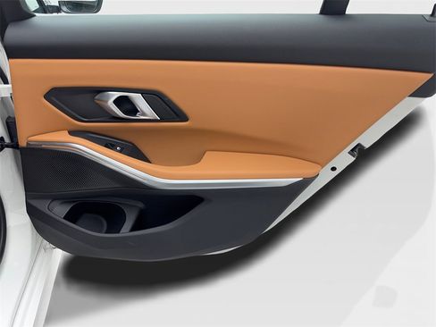 Used 2025 BMW 330i xDrive Sedan w/ Premium Package image 42