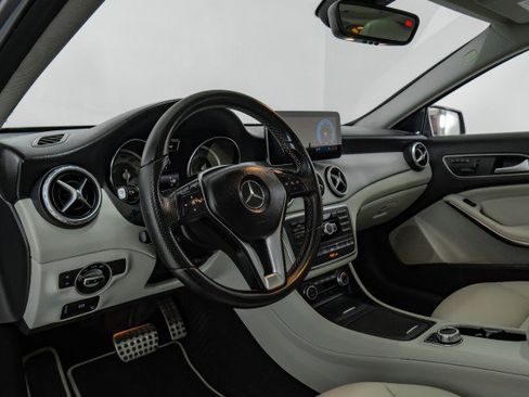 Used 2015 Mercedes-Benz GLA 250 4MATIC image 13