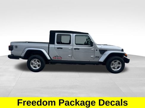 Used 2021 Jeep Gladiator Sport image 7