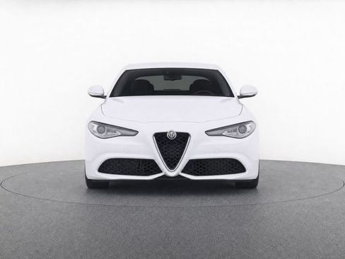 Used 2019 Alfa Romeo Giulia w/ Quick Order Package 22K Sport RWD image 5