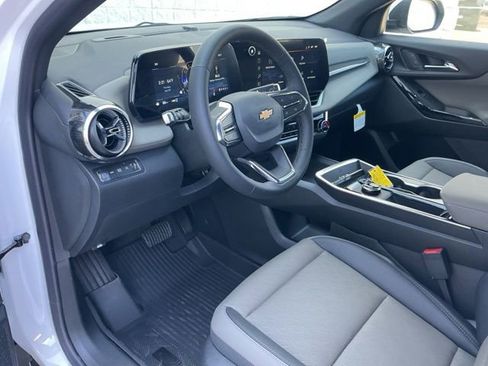 New 2026 Chevrolet Equinox LT AWD/4WD image 17