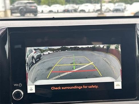 Used 2025 Toyota Camry SE w/ Convenience Package image 18