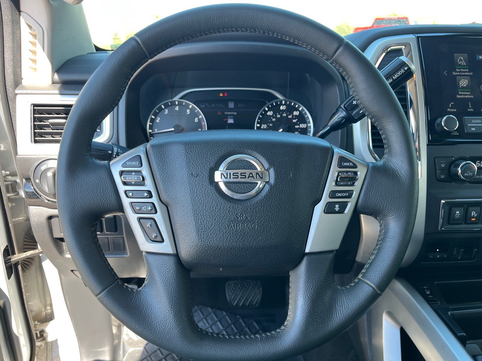 Used 2020 Nissan Titan SV w/ SV Convenience Package RWD image 18
