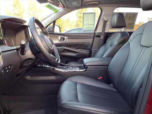 Certified 2022 Kia Sorento SX image 9