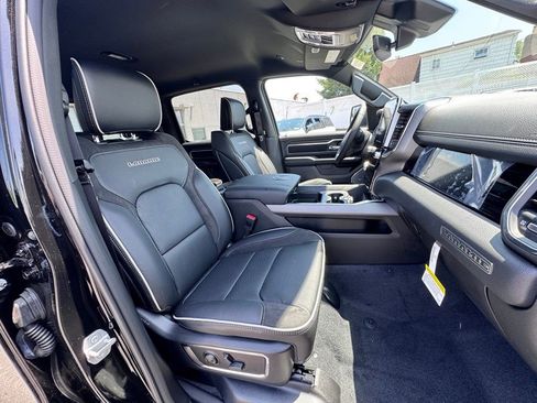 New 2026 RAM 1500 Laramie AWD/4WD image 18