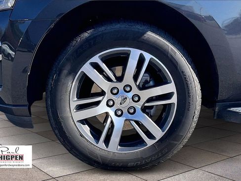 Used 2024 Ford Expedition Limited image 9