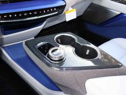 New 2026 Cadillac Optiq Luxury 1 image 28