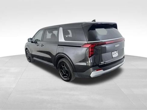 Certified 2025 Kia Carnival FWD image 9